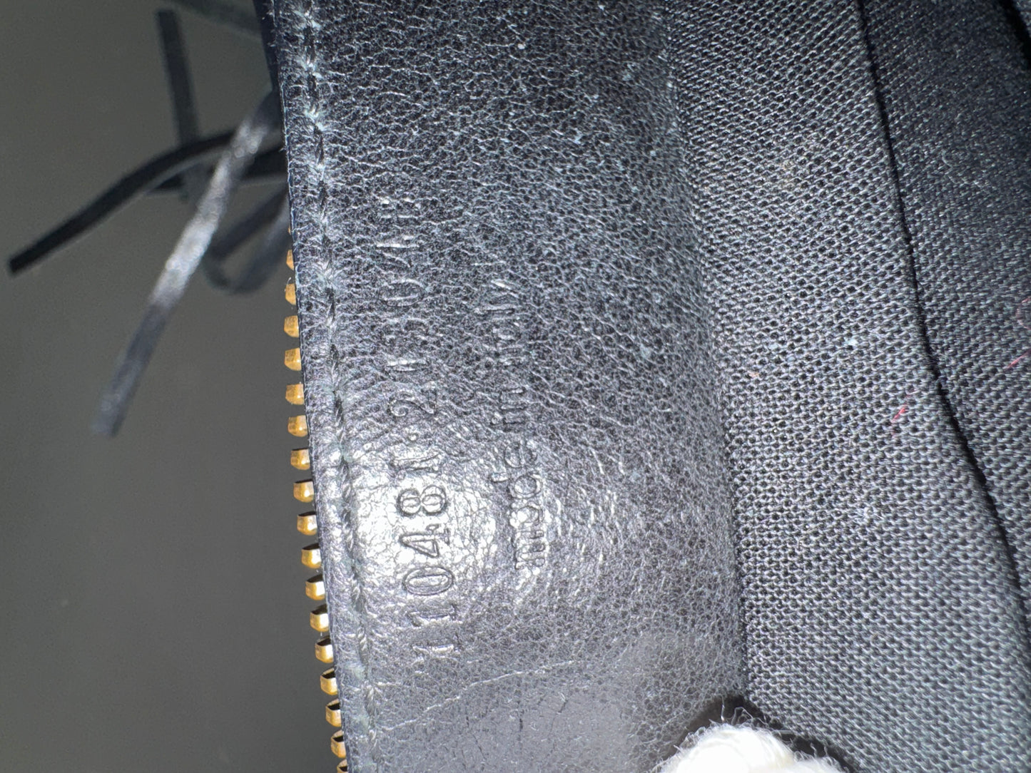 Balenciaga Classic Clutch aus Leder in Schwarz