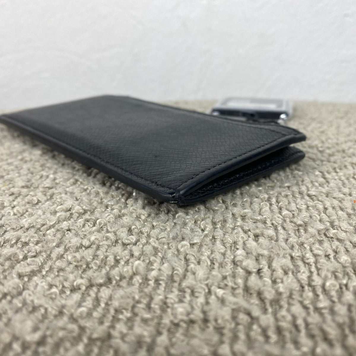 Louis Vuitton Taïga Card Holder with Zip – Black