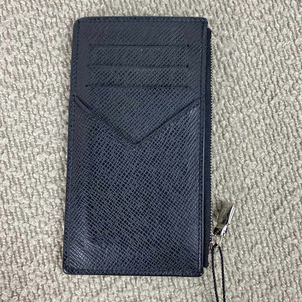 Louis Vuitton Taïga Card Holder with Zip – Black