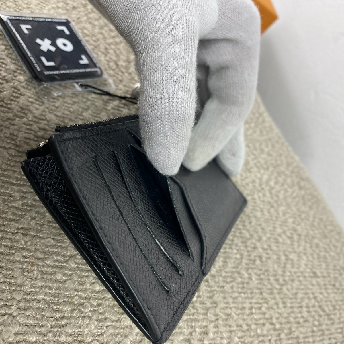 Louis Vuitton Taïga Card Holder with Zip – Black