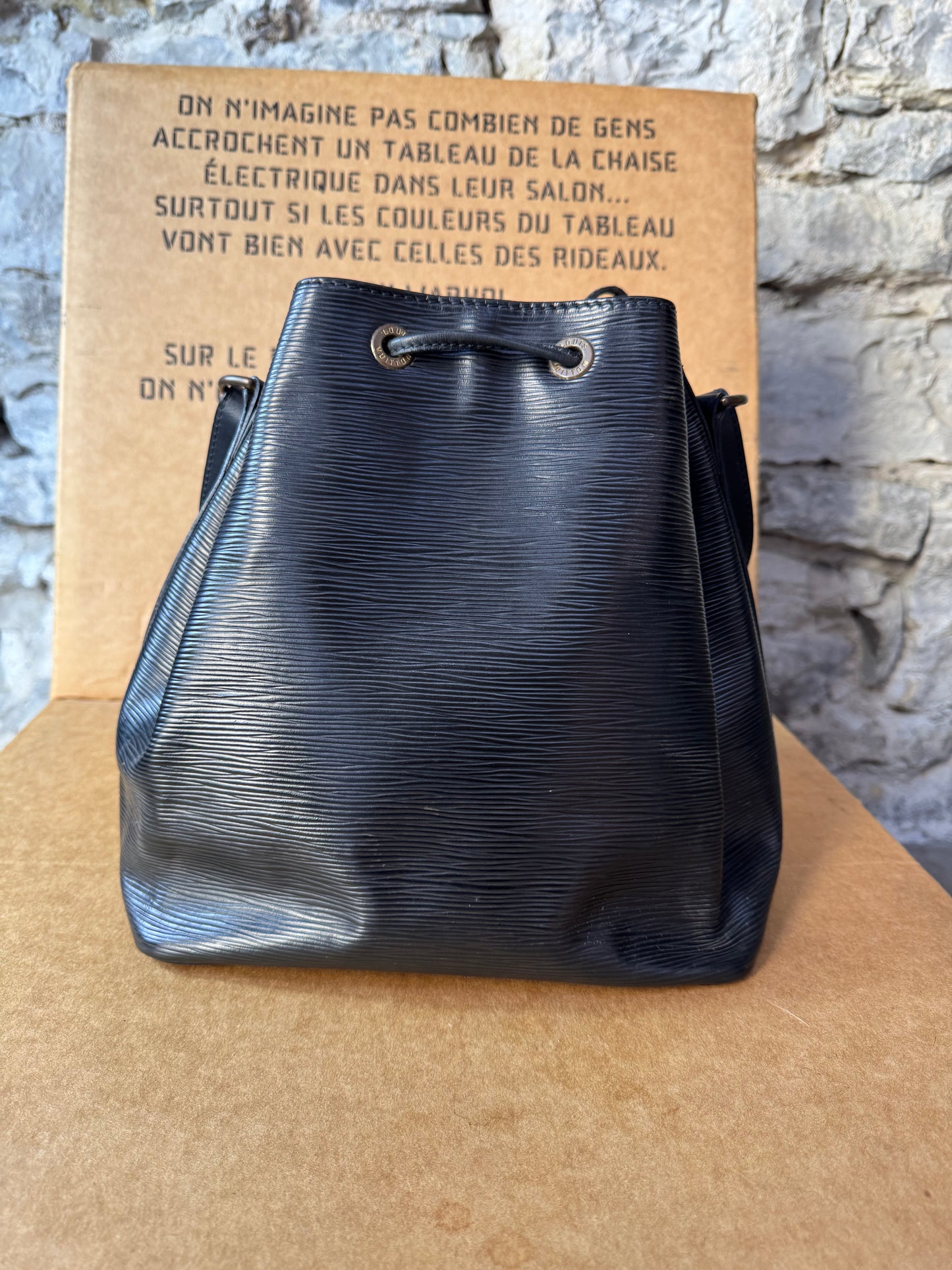 Louis Vuitton Sac Noe Petit Epi Leder schwarz