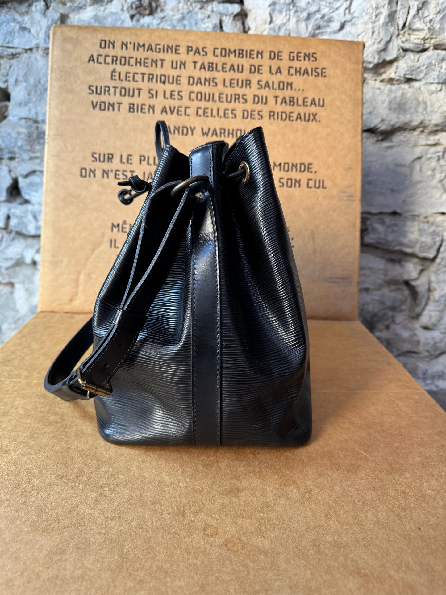 Louis Vuitton Sac Noe Petit Epi Leder schwarz