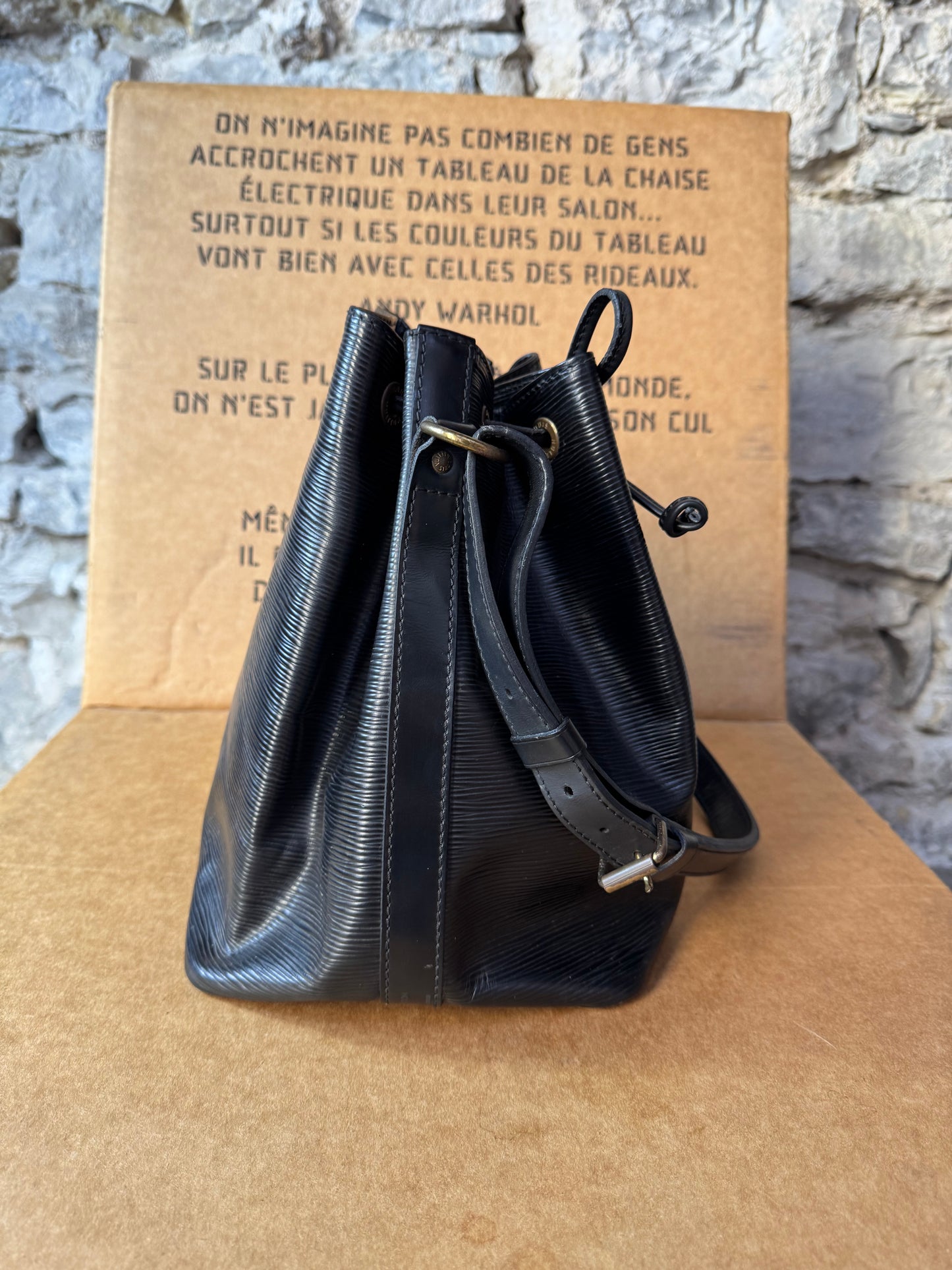 Louis Vuitton Sac Noe Petit Epi Leder schwarz