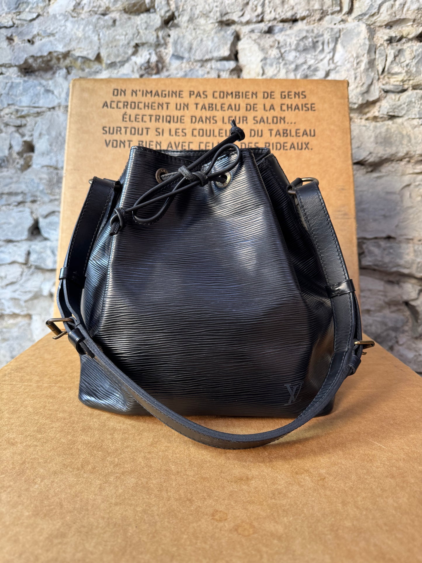 Louis Vuitton Sac Noe Petit Epi Leder schwarz
