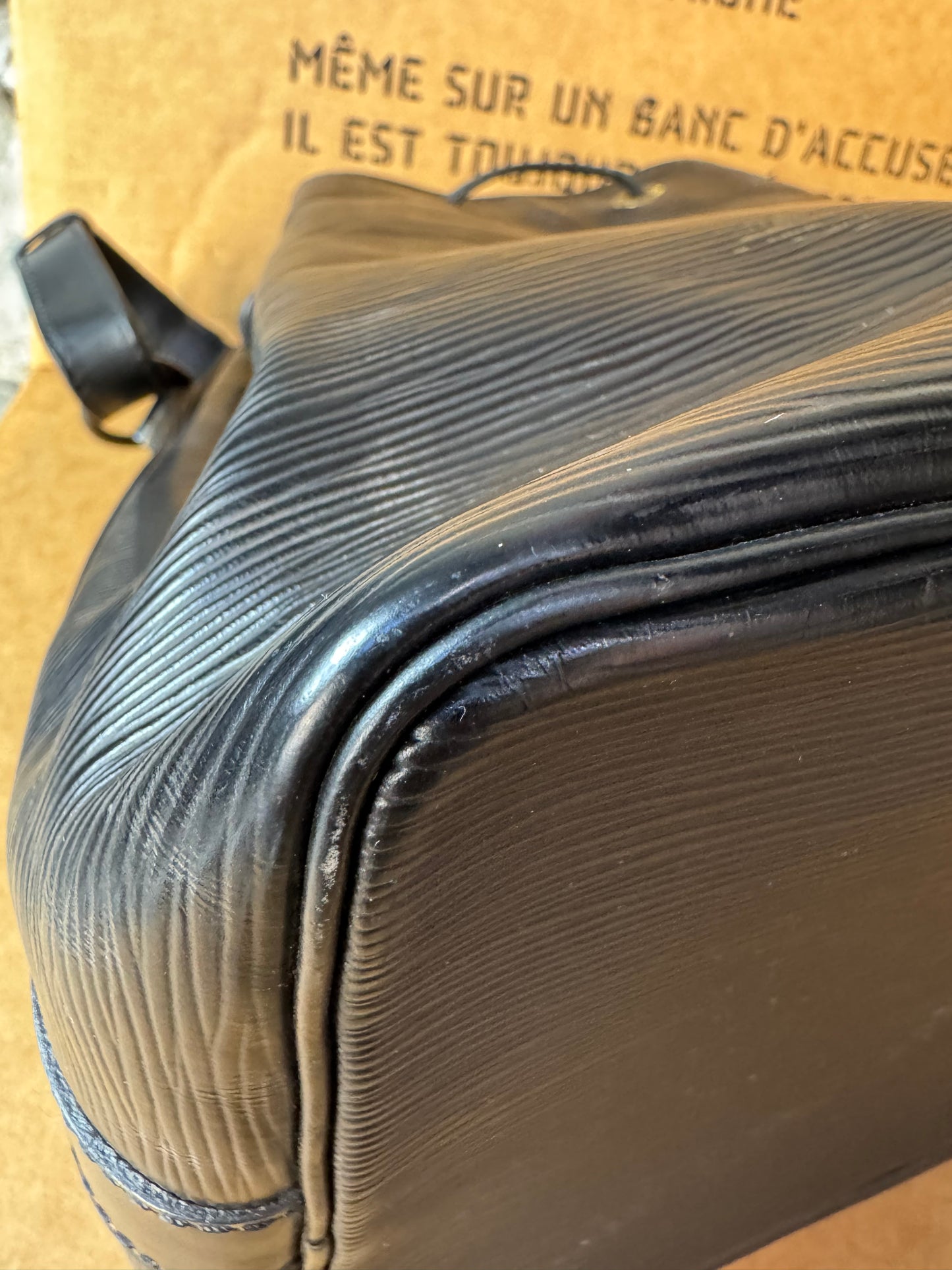 Louis Vuitton Sac Noe Petit Epi Leder schwarz
