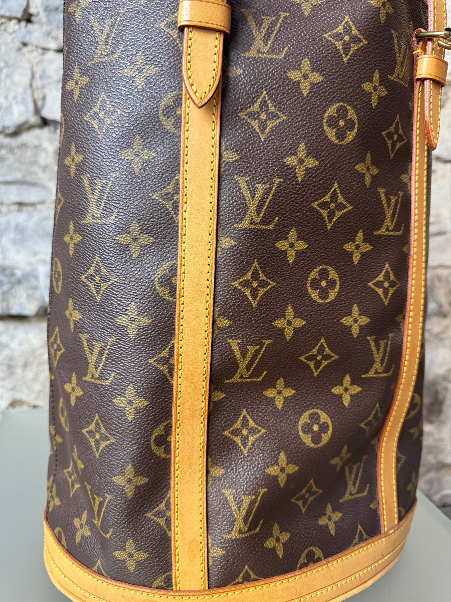 Louis Vuitton Bucket GM - Monogram Canva