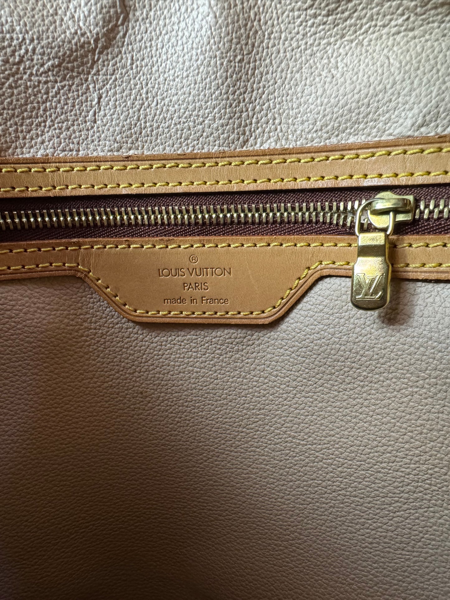 Louis Vuitton Bucket GM - Monogram Canva