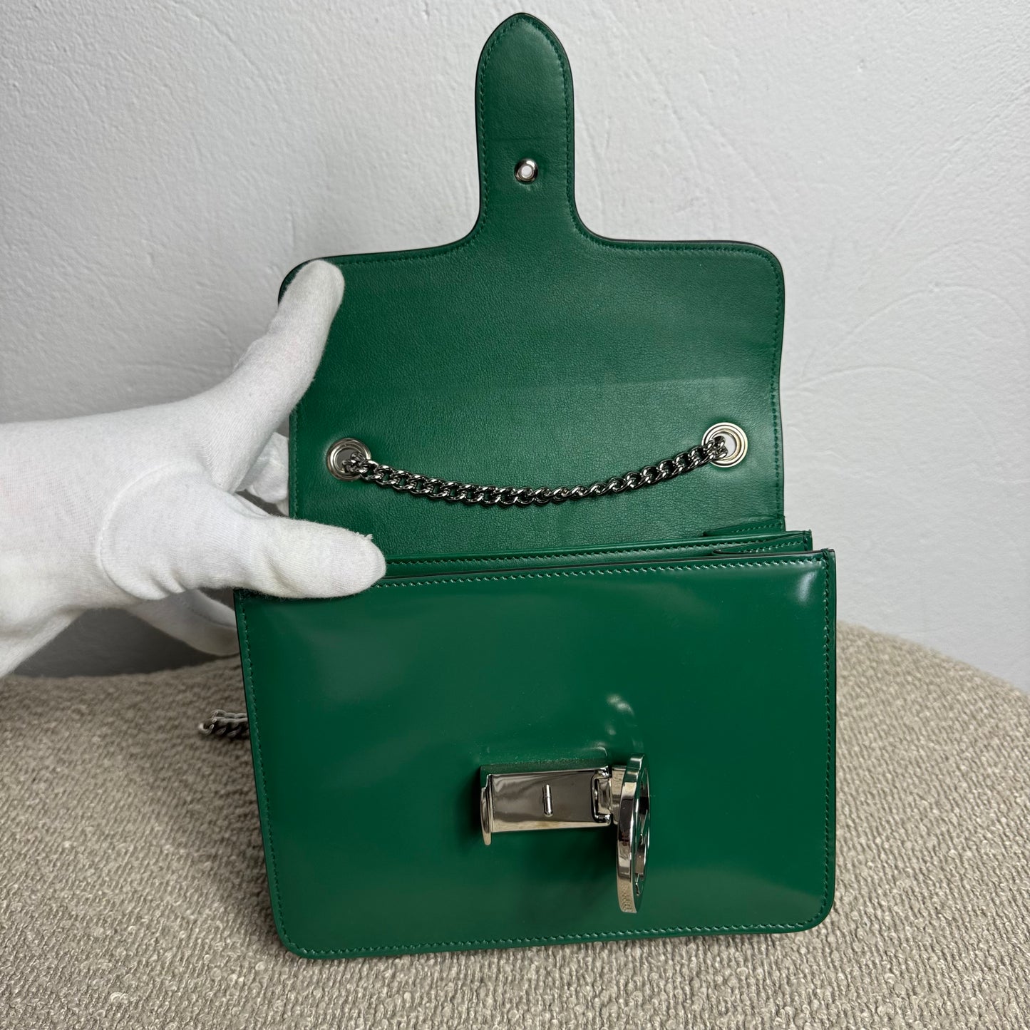 Gucci Green Small Patent Interlocking GG Crossbody Grün