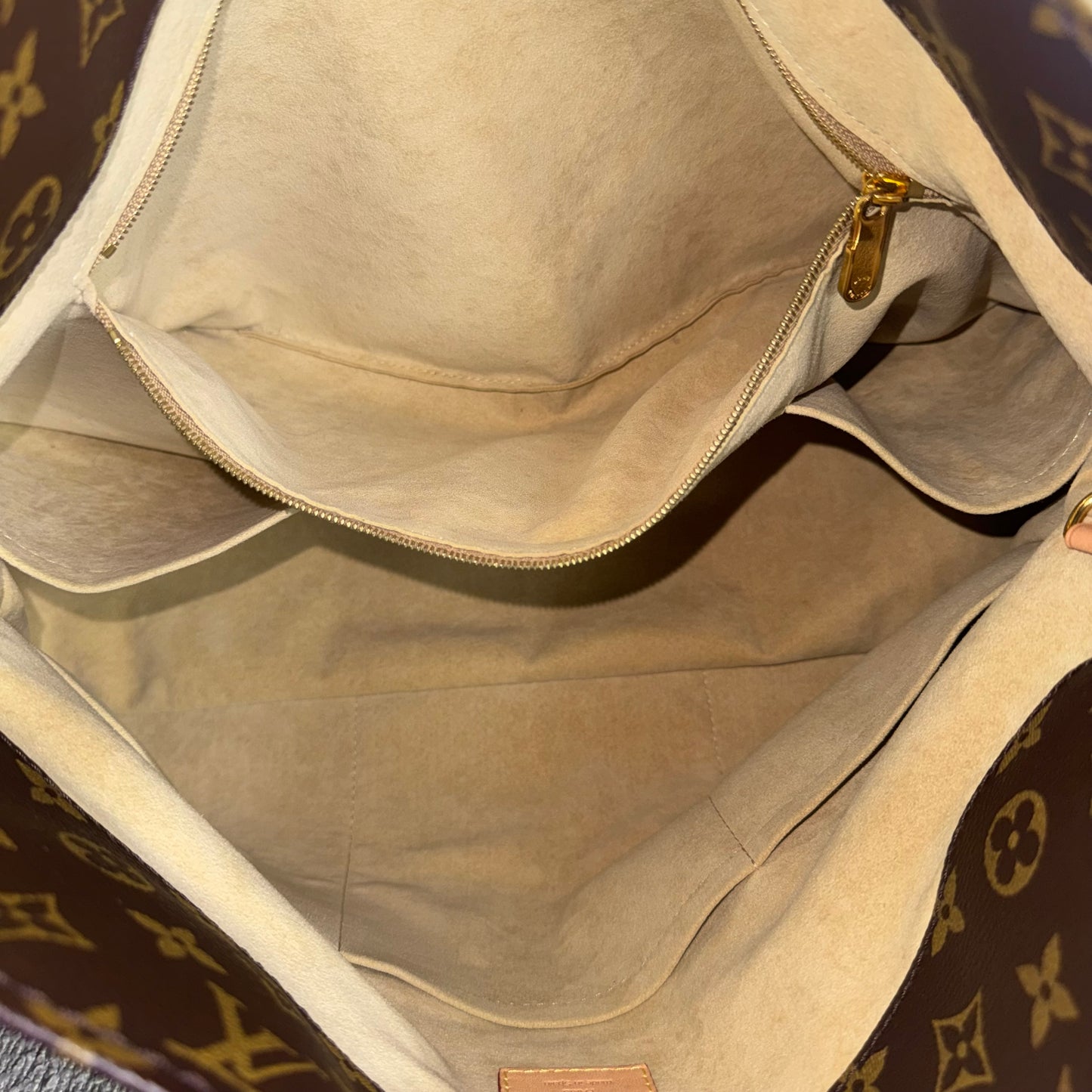 Louis Vuitton Artsy GM Monogram