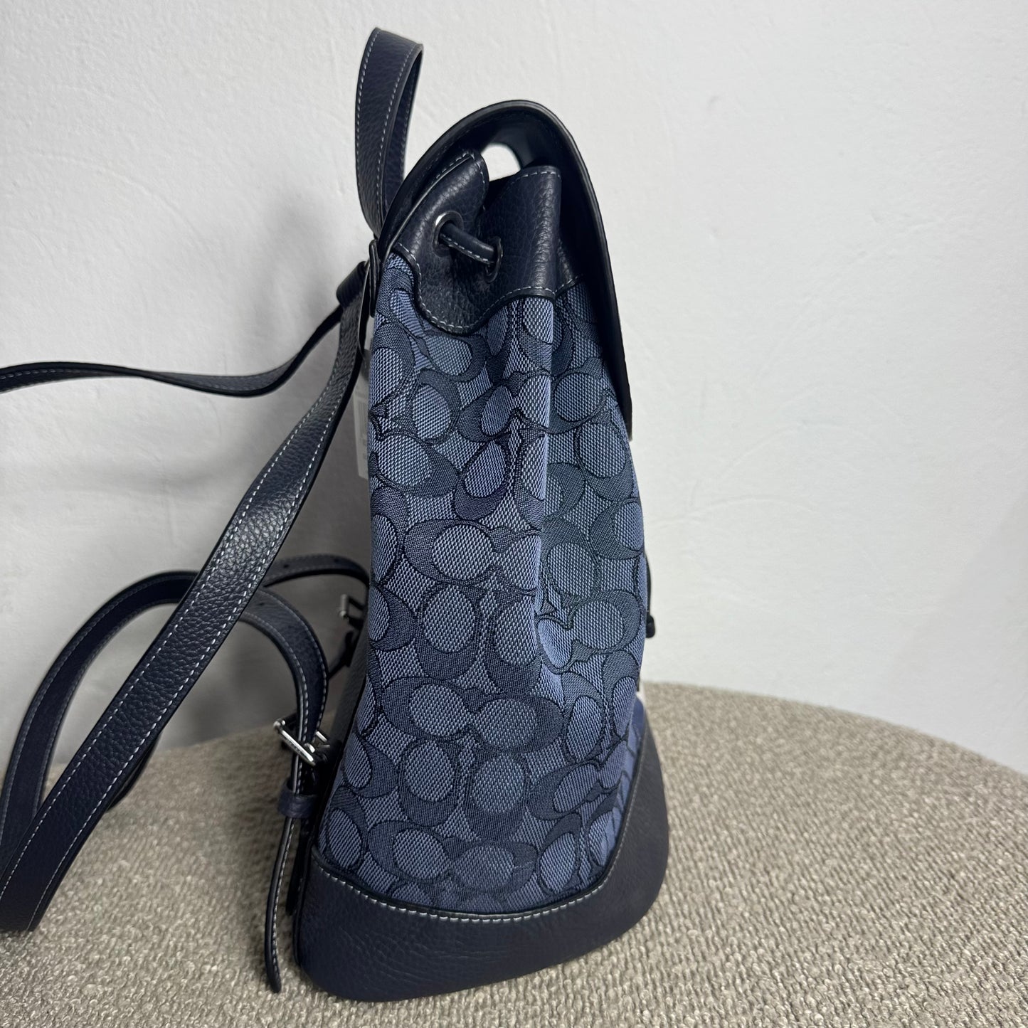Coach Dempsey Drawstring Rucksack – Signature Jacquard Navy (NEU)