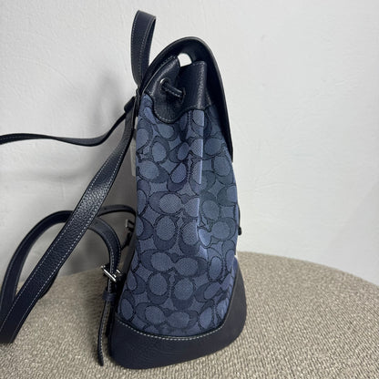 Coach Dempsey Drawstring Rucksack – Signature Jacquard Navy (NEU)