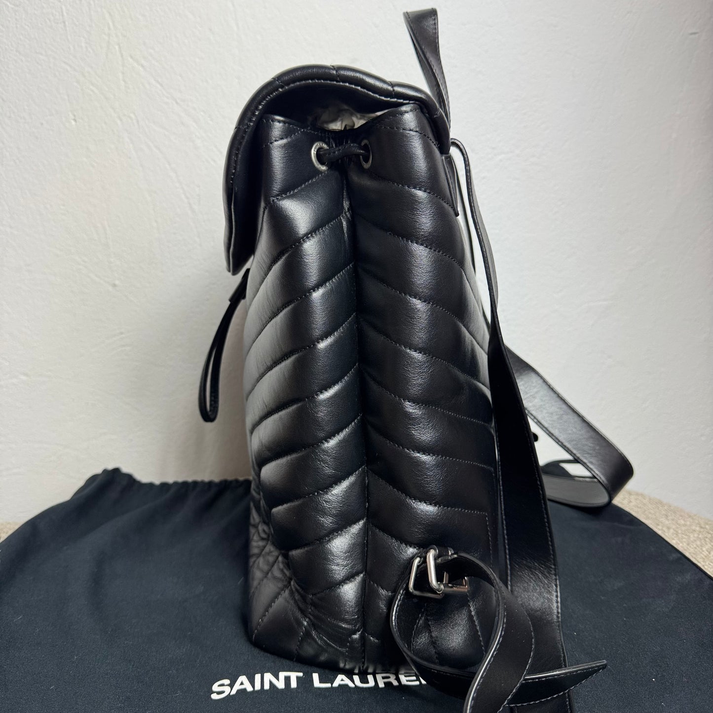 Saint Laurent Loulou Rucksack Matelassé-Leder Schwarz