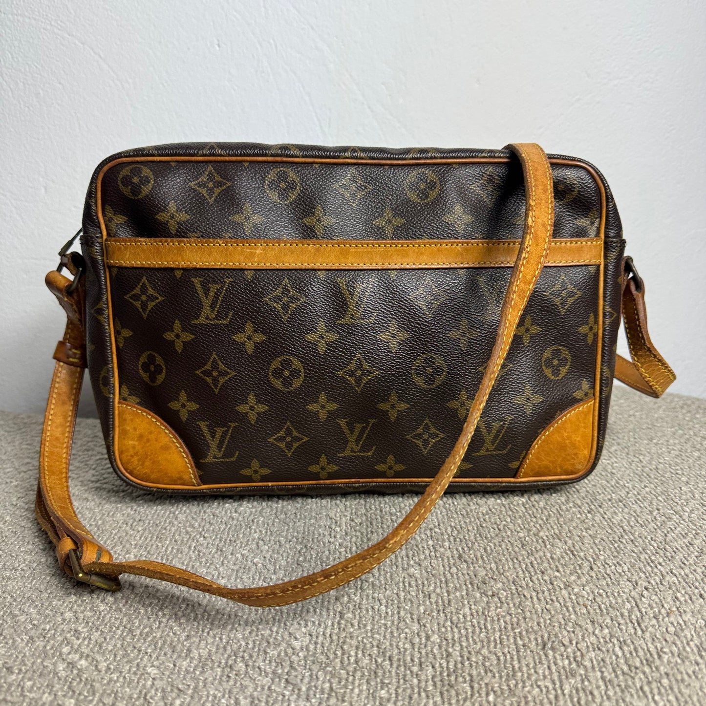 Louis Vuitton Trocadéro 30 Monogram