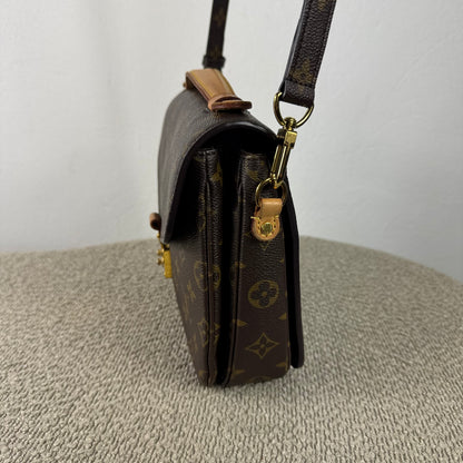 Louis Vuitton Pochette Métis – Monogram Canvas
