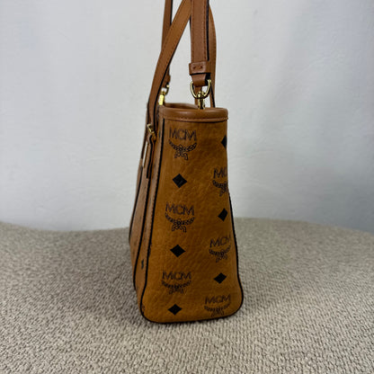 MCM Toni Shopper mit Reißverschluss – Visetos Cognac