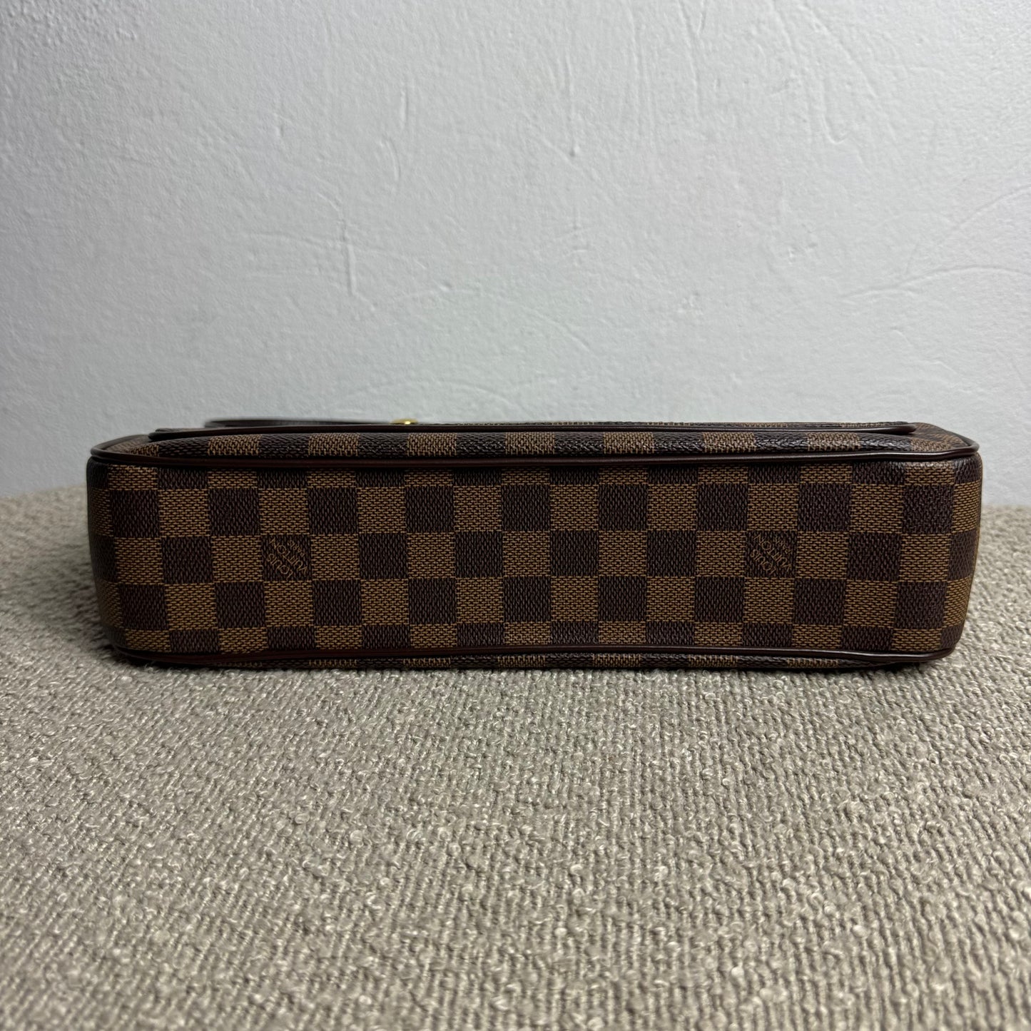 Louis Vuitton Aubagne Schultertasche – Damier Ebene