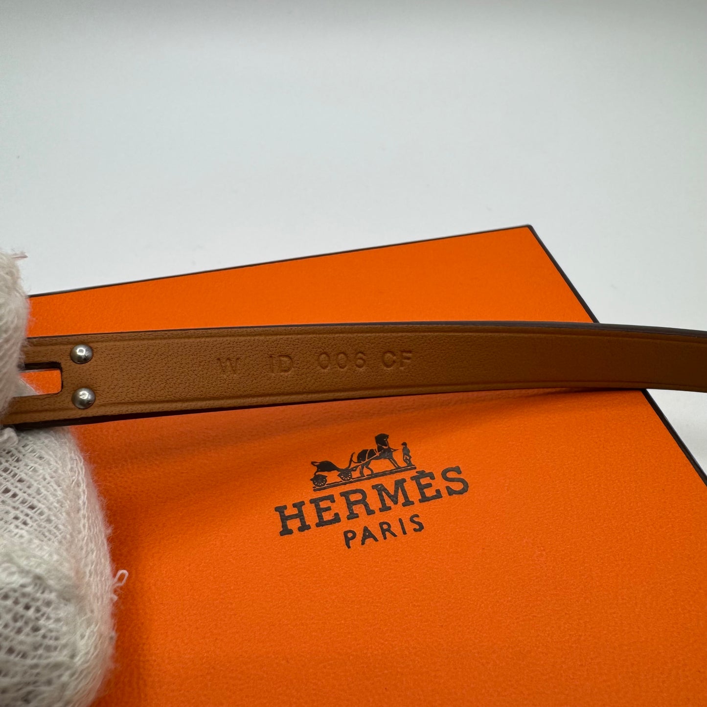 Hermès Mini Kelly Double Tour Bracelet – Goldfarben / Silber