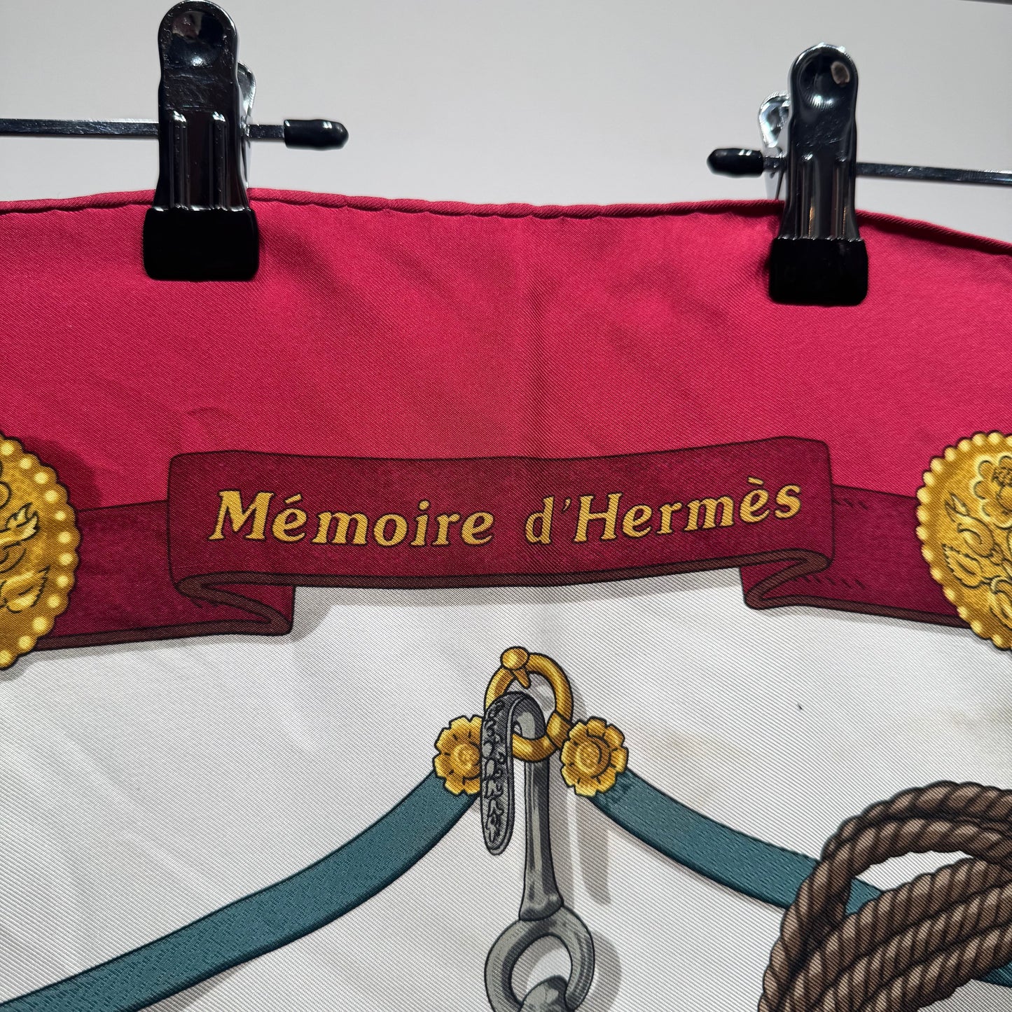 Hermès Silk Scarf "Mémoire d'Hermès" – Vintage Carré 90 – Red/White/Gold