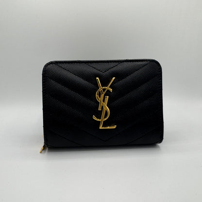 Saint Laurent Cassandre Matelassé – Kompaktes Portemonnaie mit umlaufendem Reißverschluss