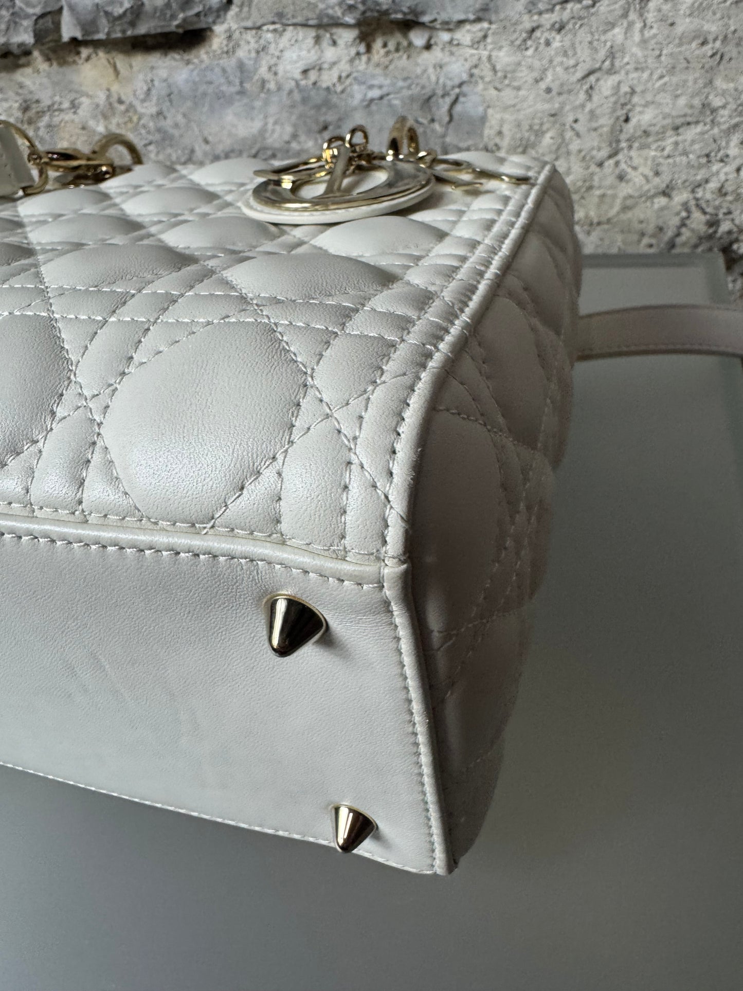 Mittelgroße Lady Dior Tasche Cannage Lammleder in Latte