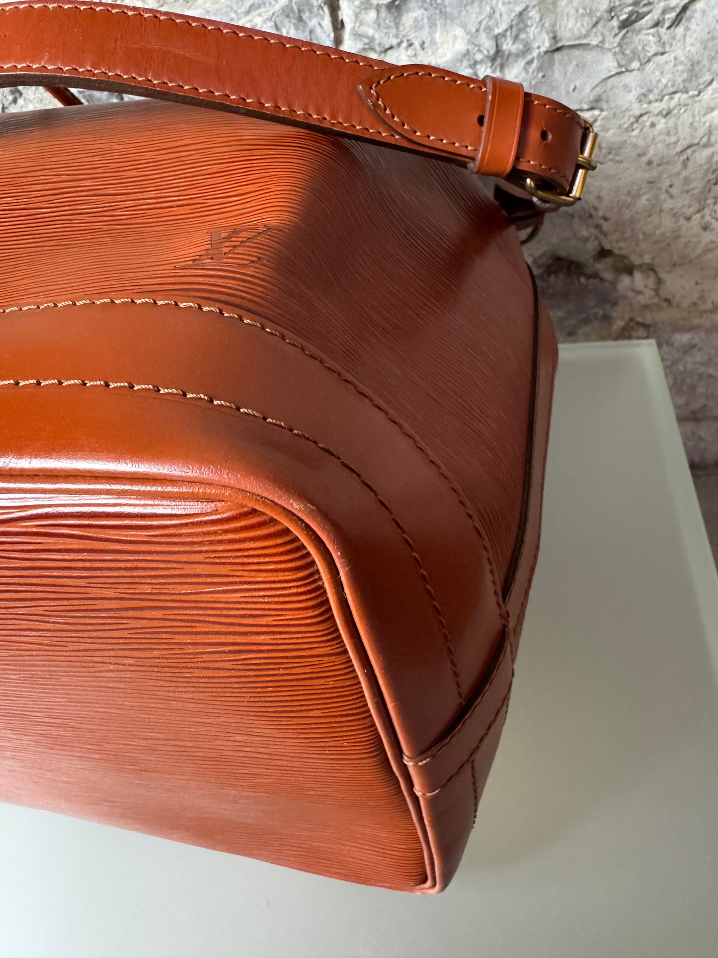 Louis Vuitton Noé Grande Epi Leder Braun – Vintage