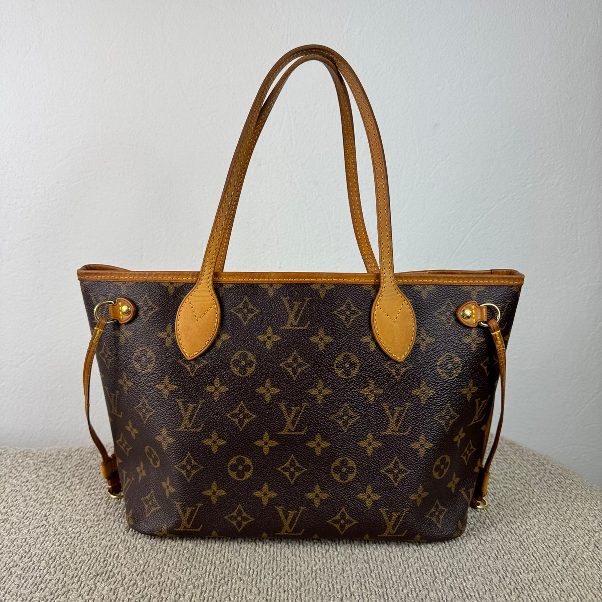 Louis Vuitton Neverfull PM – Monogram Canvas