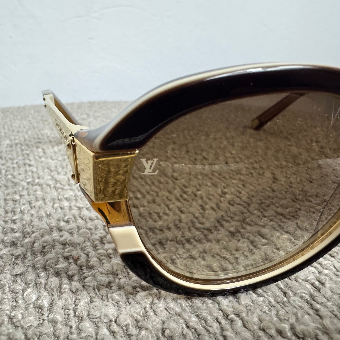 Louis Vuitton Petit Soupçon Cat Eye Sonnenbrille (Z1857W)