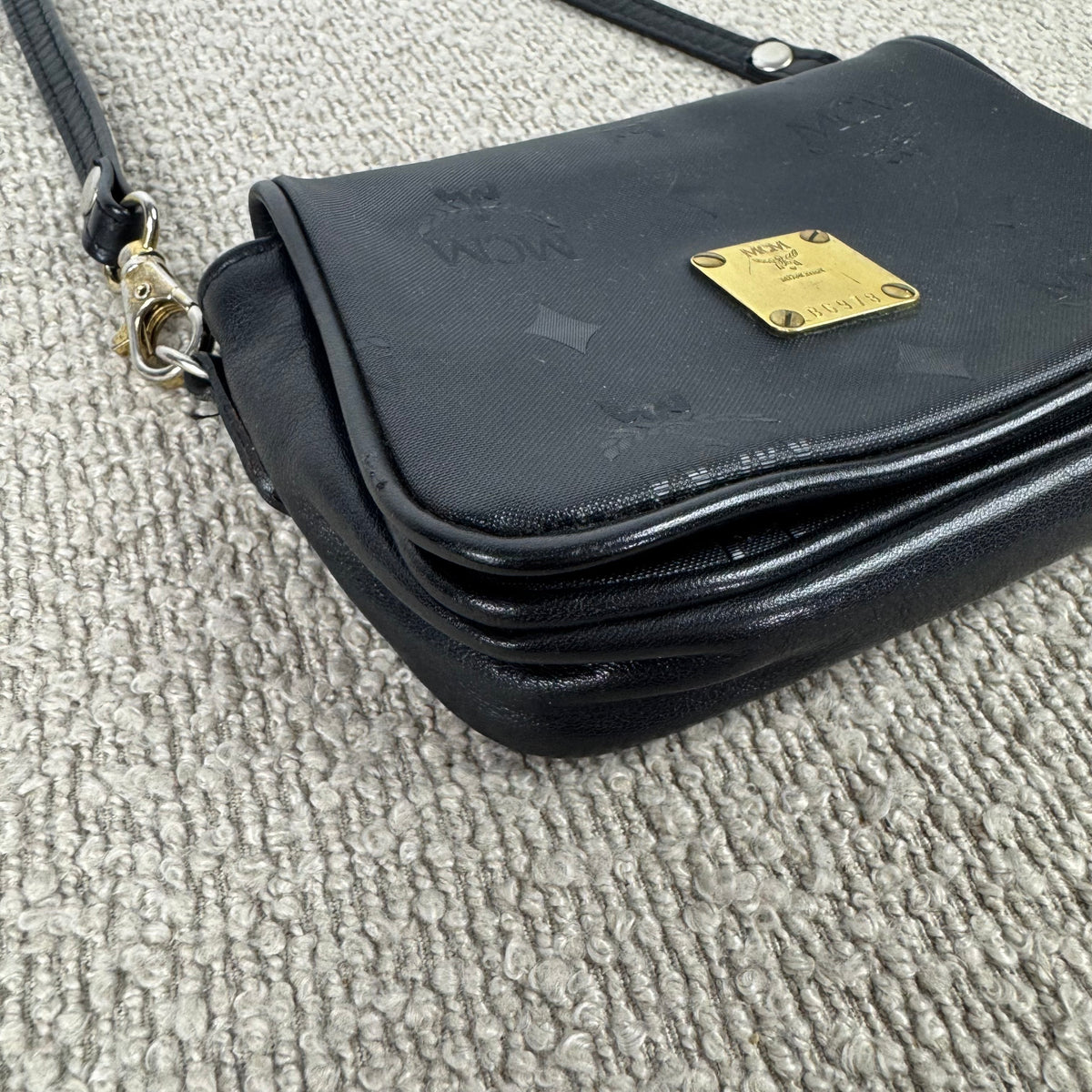 Vintage MCM Crossbody Tasche – Schwarz