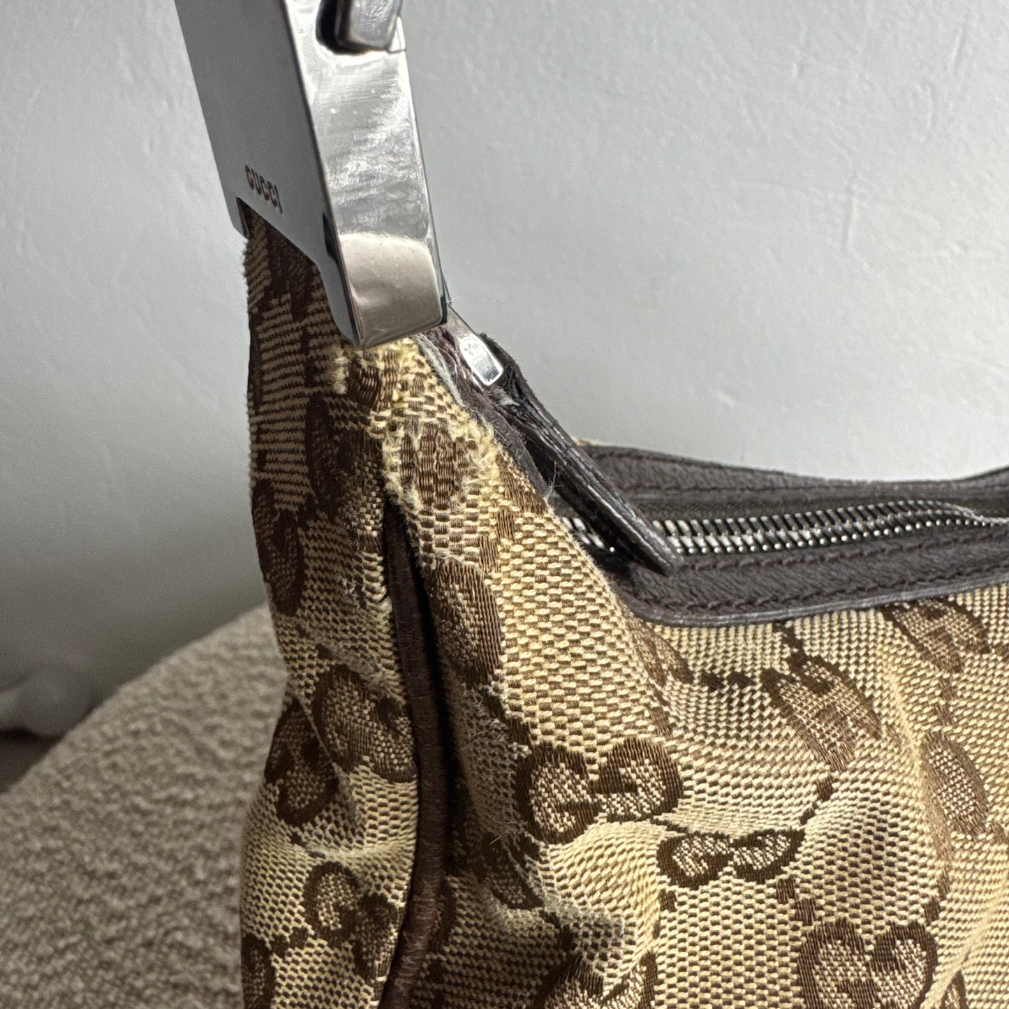 Gucci GG Canvas Hobo Schultertasche – Braun