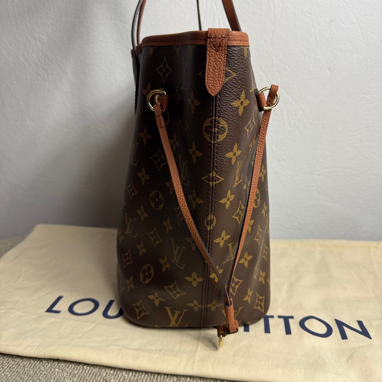 Louis Vuitton Neverfull Inside Out MM – Tan
