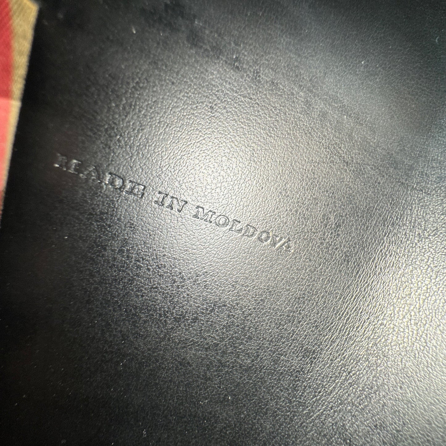 Burberry Perforated Leder Flap Shoulder Bag Schwarz