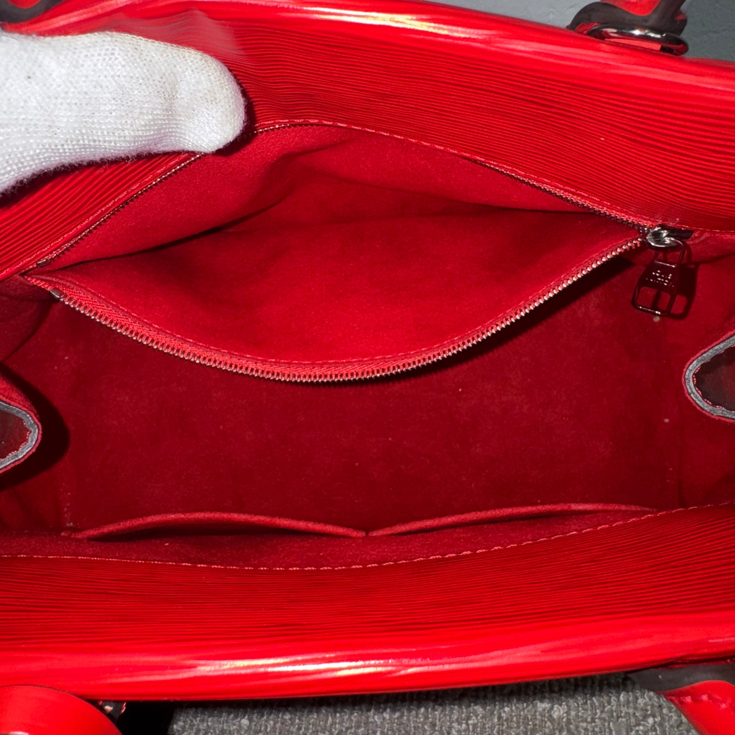 Louis Vuitton Marly BB Epi Coquelicot (M94619)