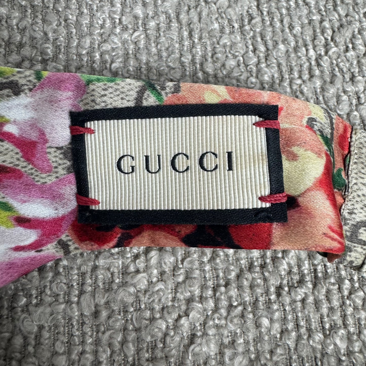 Ruban de cheveux en soie imprimé GG Blooms Gucci