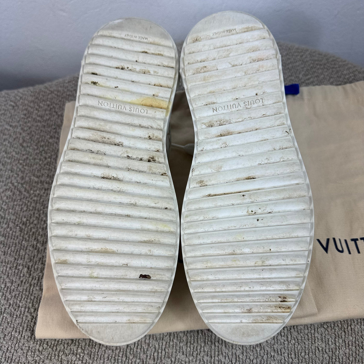 Louis Vuitton Time Out Sneaker – Weiß / Gold – Größe 37,5