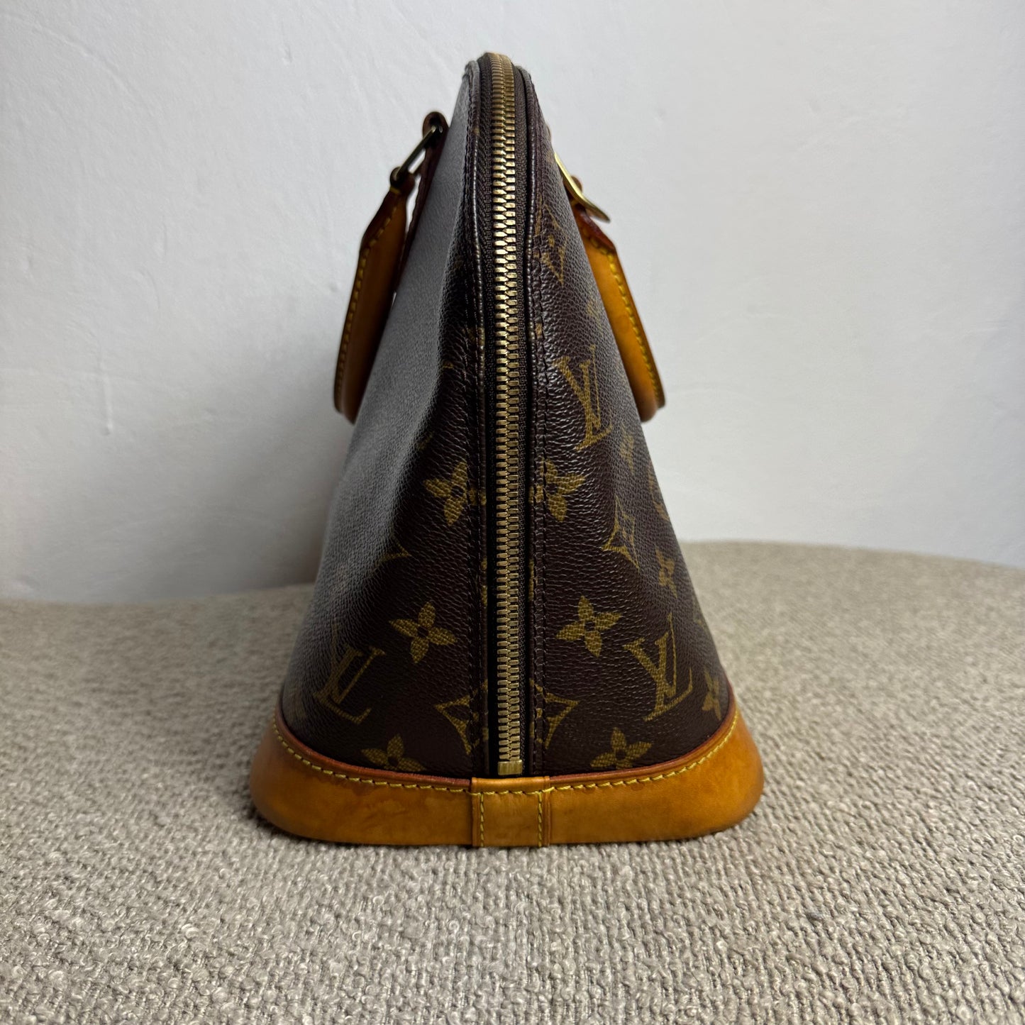 Louis Vuitton Alma MM Monogram