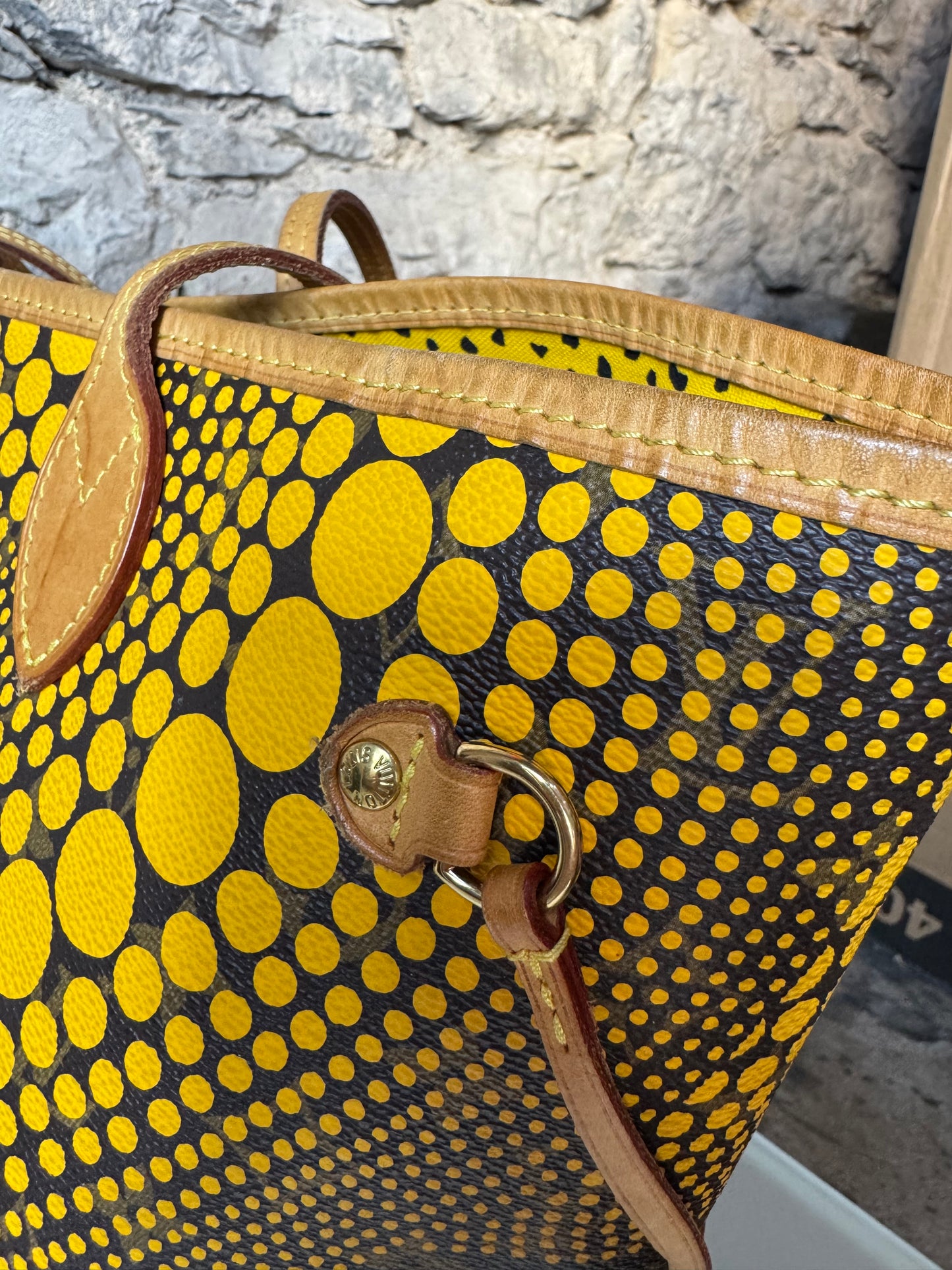 Louis Vuitton x Yayoi Kusama Neverfull – Monogram Dots Limited Edition