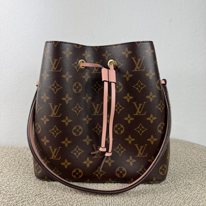 Louis Vuitton NéoNoé MM – Monogram Canvas / Rosa