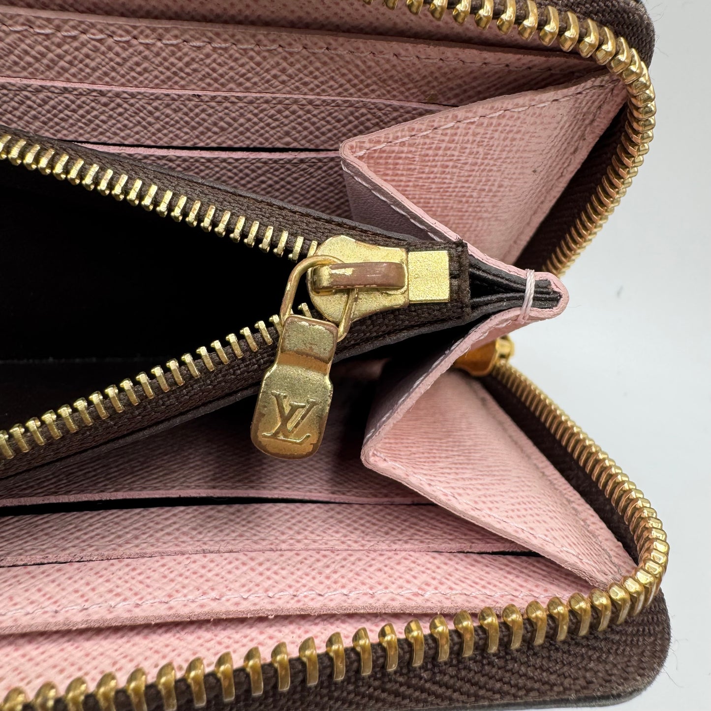 Louis Vuitton Zippy Wallet Damier Ebene Rose Ballerine