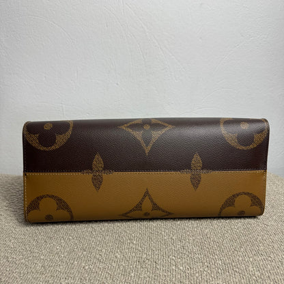 Louis Vuitton OnTheGo MM Reverse Monogram