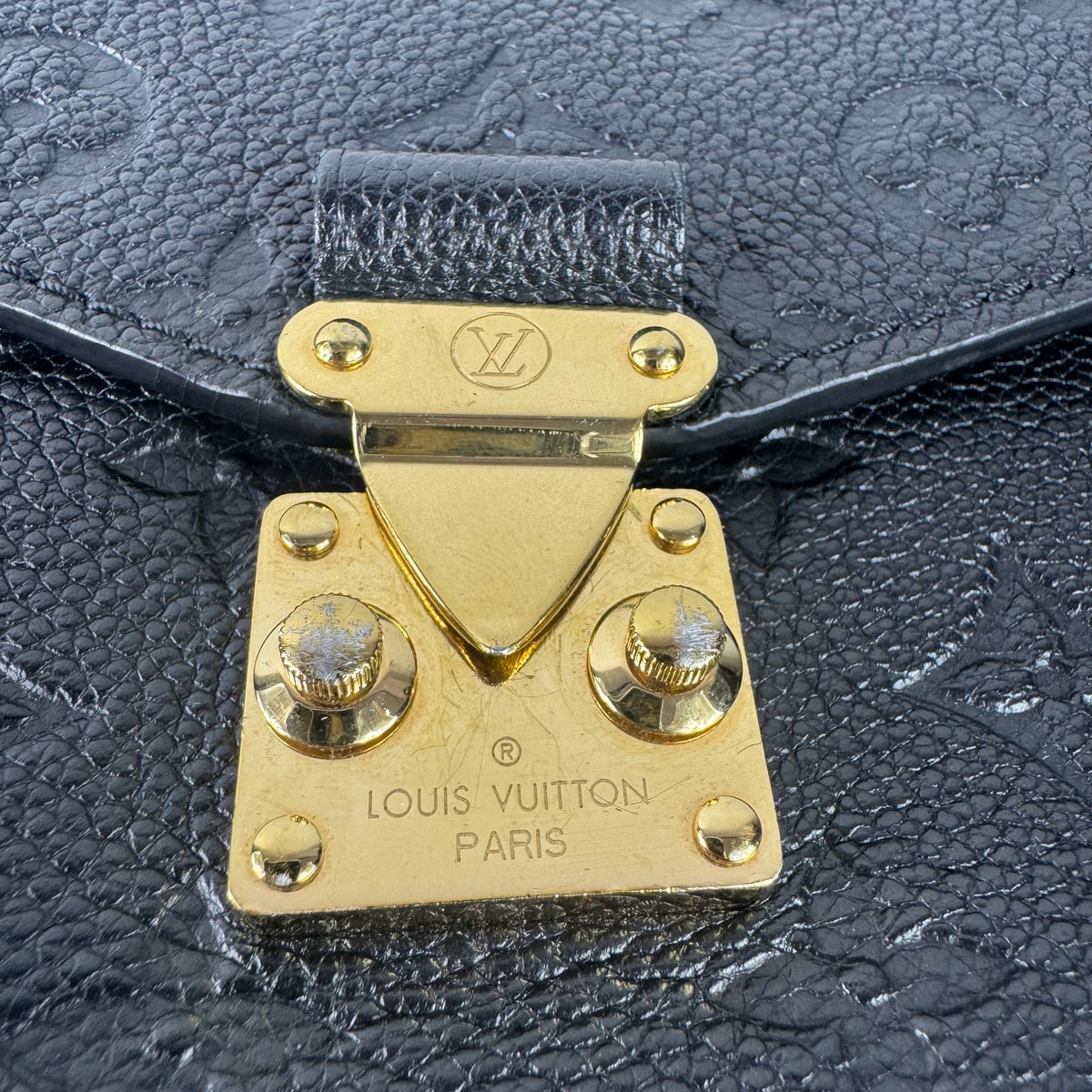Louis Vuitton Pochette Métis – Monogram Empreinte Leder Schwarz