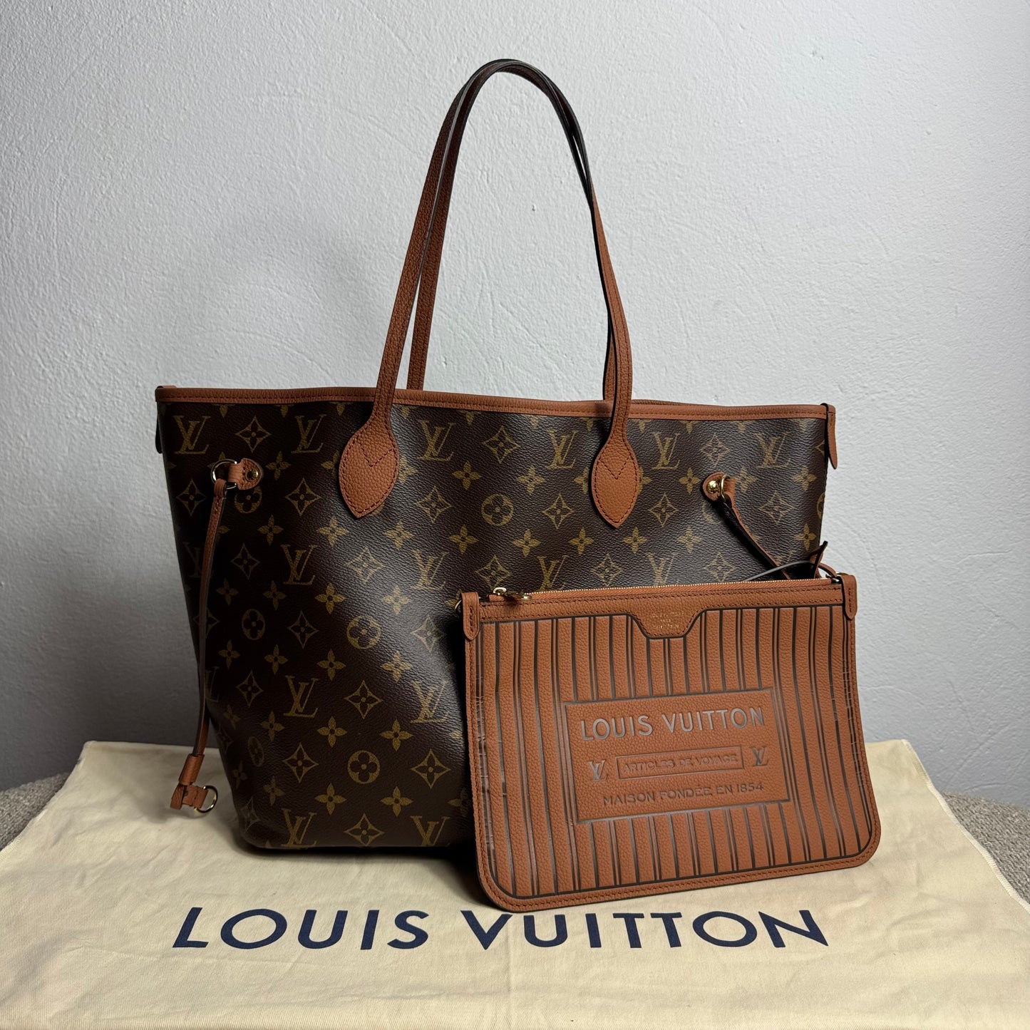 Louis Vuitton Neverfull Inside Out MM – Tan