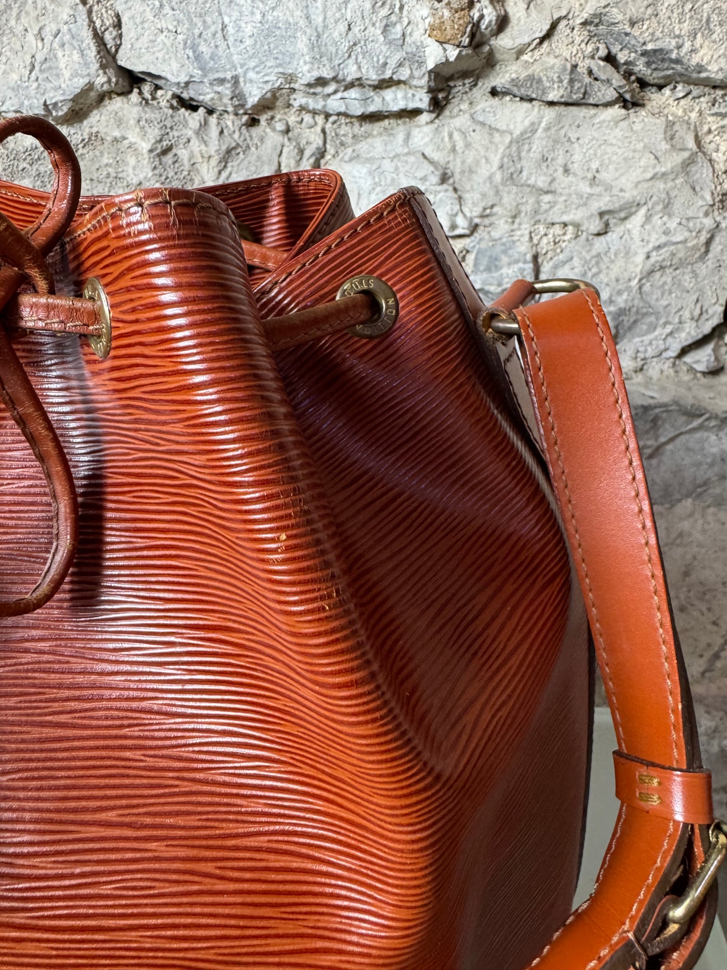 Louis Vuitton Noé Grande Epi Leder Braun – Vintage