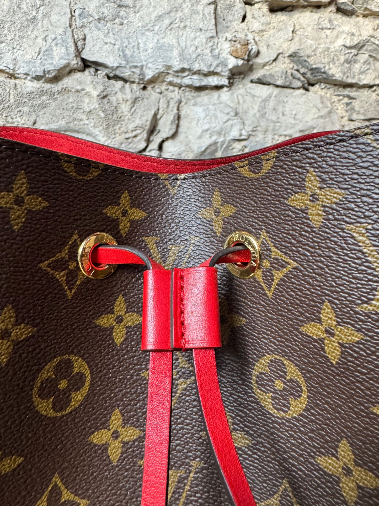 Louis Vuitton Néo Noé – Rot
