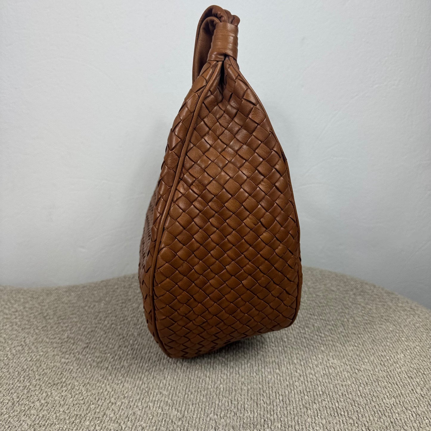 Bottega Veneta Intrecciato Nappa Hobo Bag – Braun