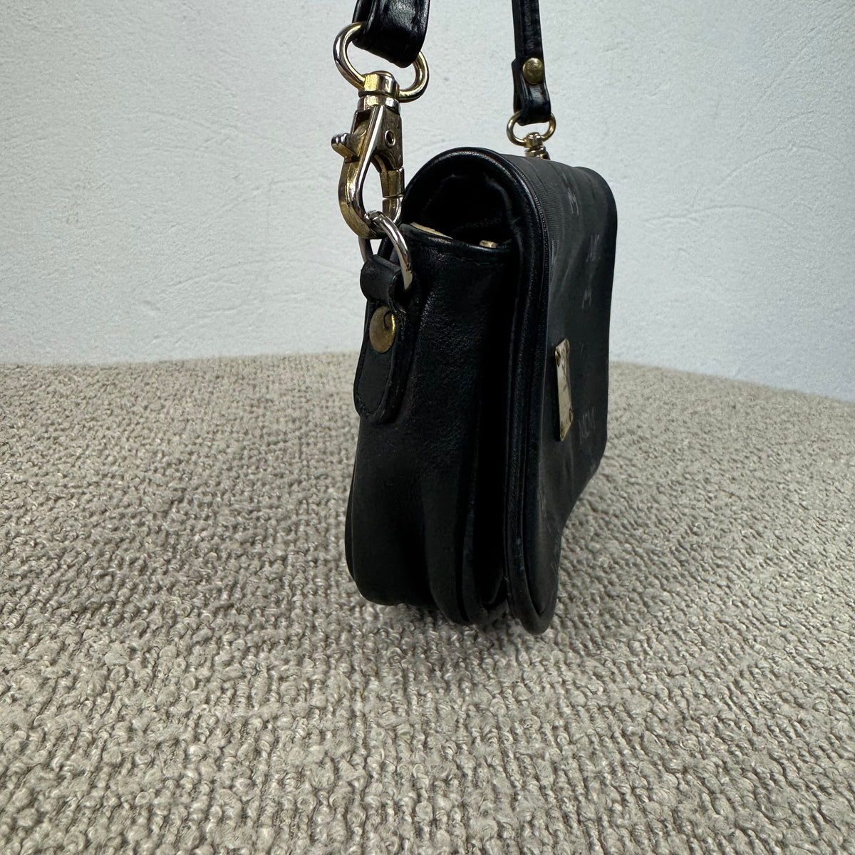Vintage MCM Crossbody Tasche – Schwarz