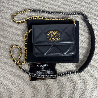 Chanel 19 Wallet on Chain