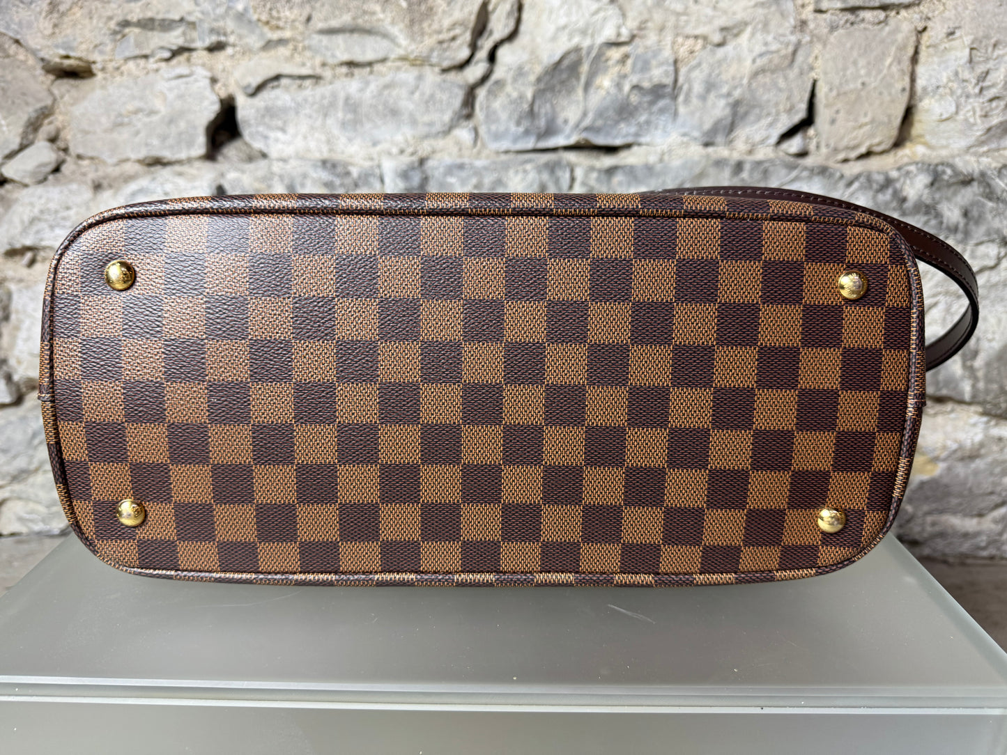 Louis Vuitton Kensington