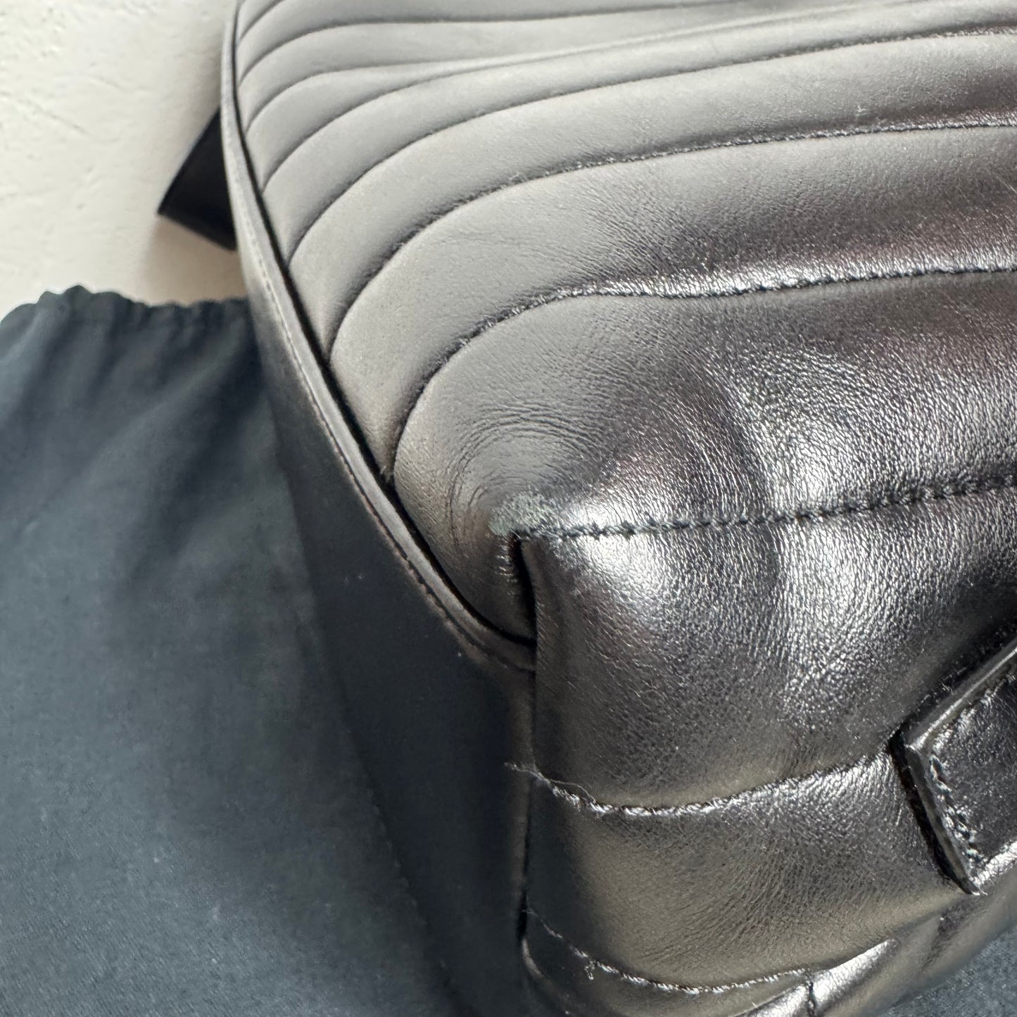 Saint Laurent Loulou Rucksack Matelassé-Leder Schwarz