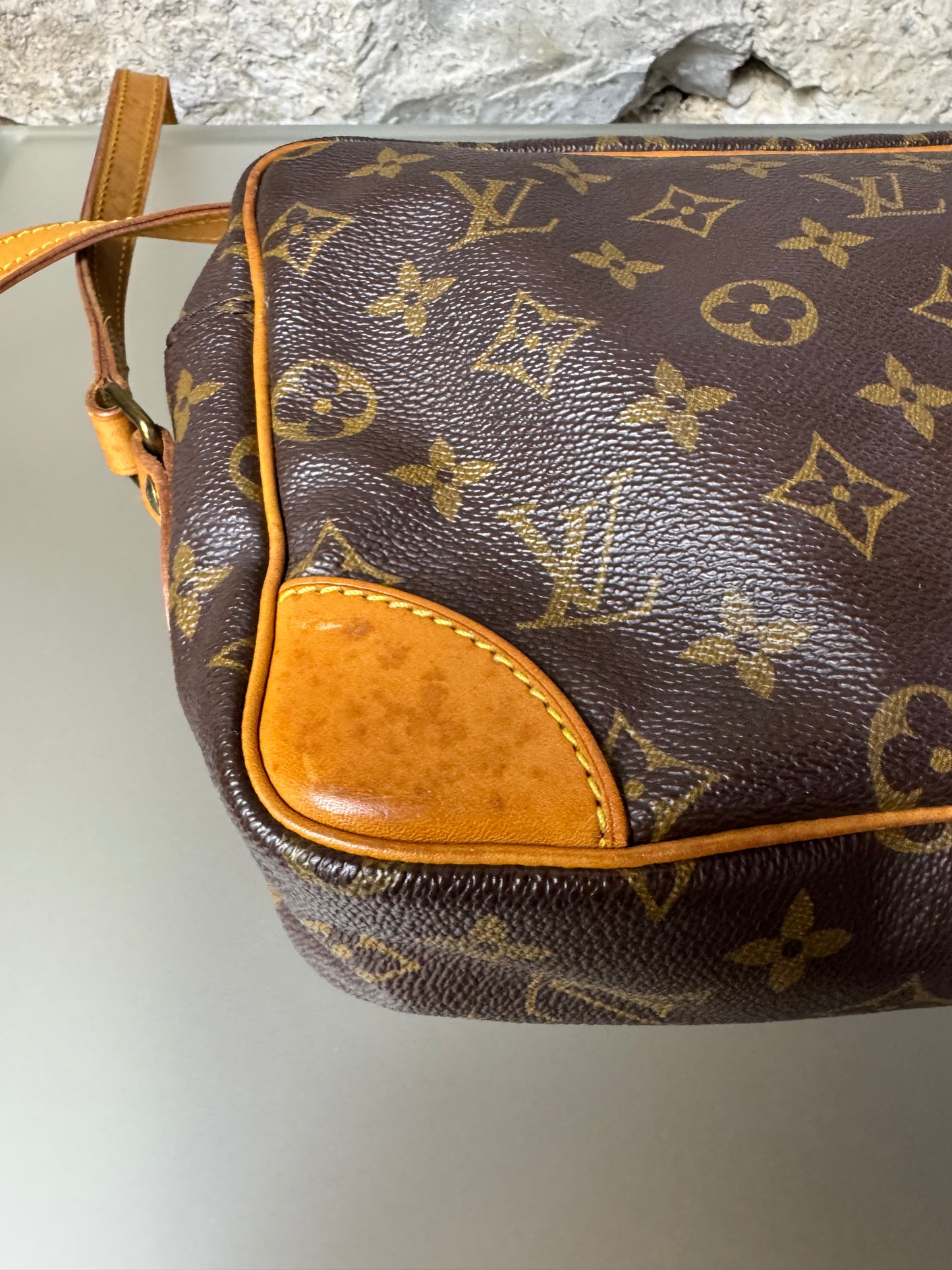 Louis Vuitton Trocadero 24 Monogram Canvas