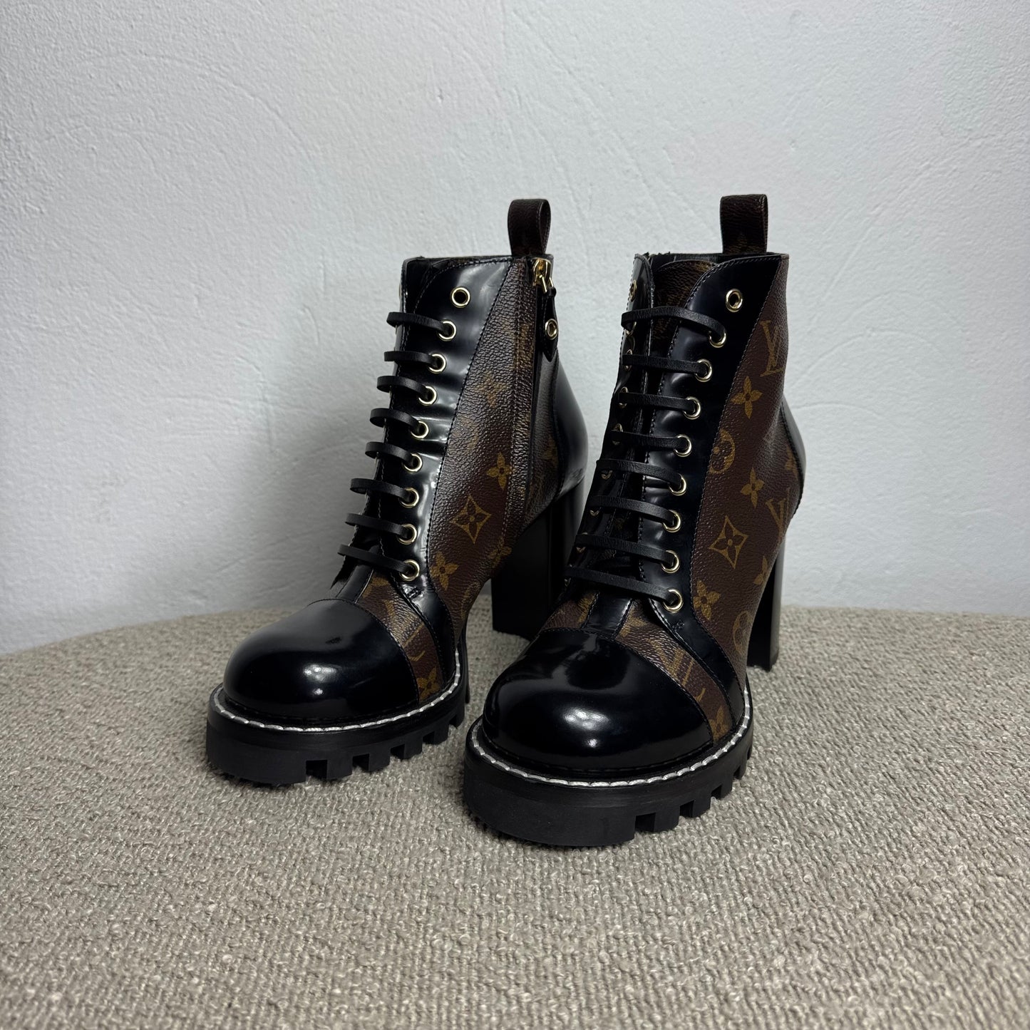 Louis Vuitton Star Trail Ankle Boots Monogram Canvas – Größe 38,5